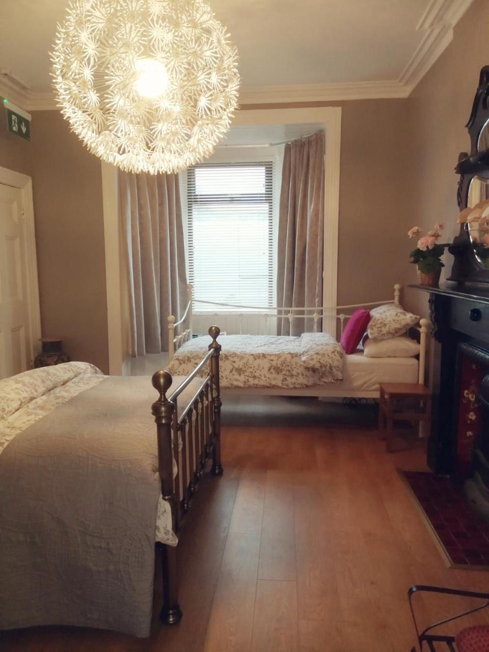 The Village Rooms Dundalk Eksteriør bilde