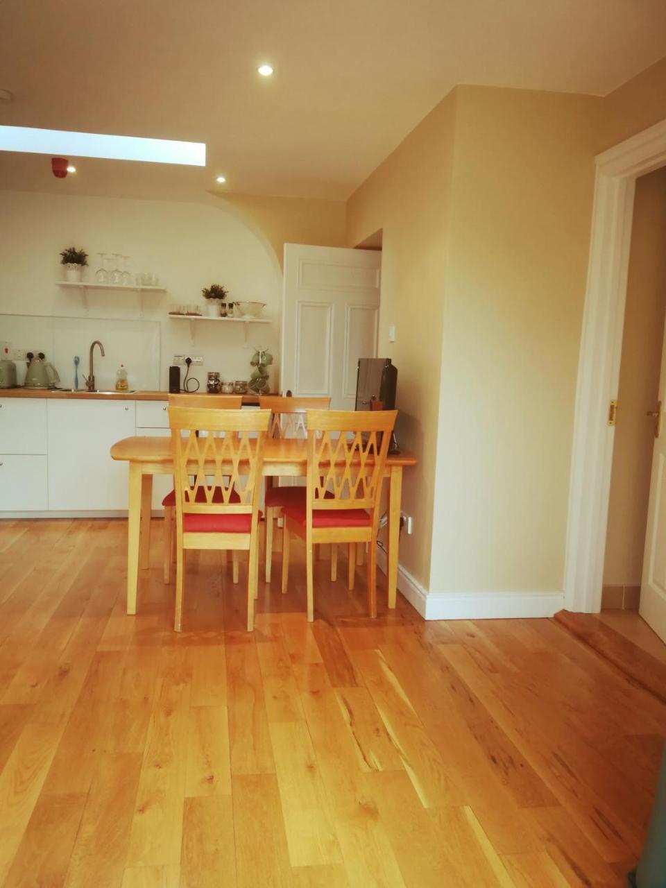 The Village Rooms Dundalk Eksteriør bilde